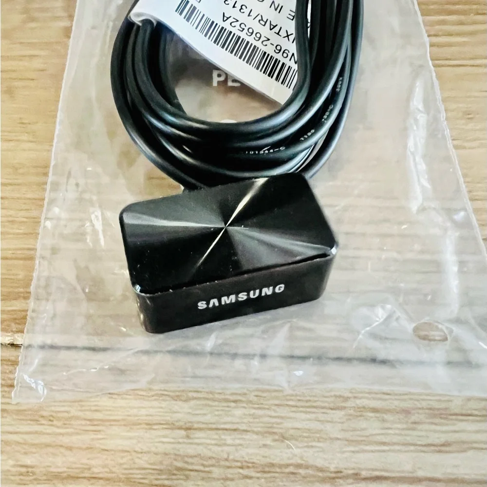 NWT Samsung OEM Part: BN96-26652A IR Extender